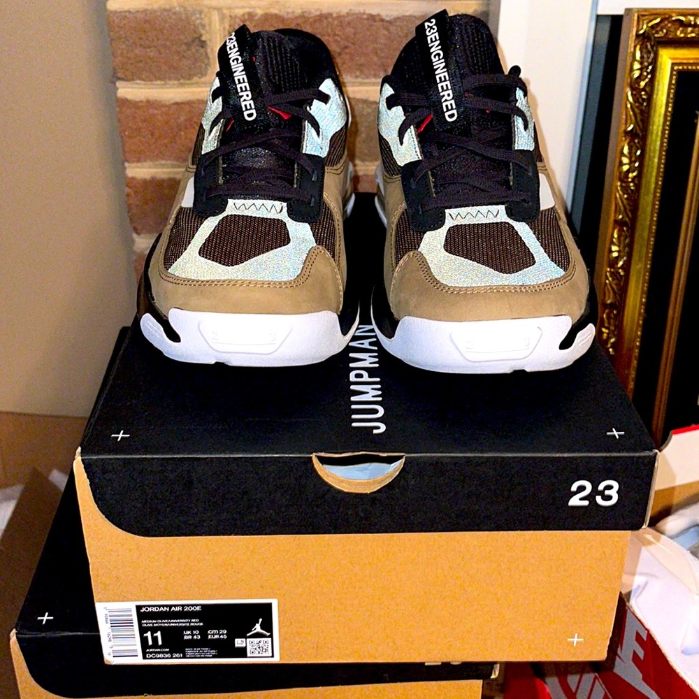 Air Jordan 200E lDC9836-261